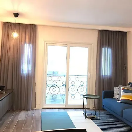 Designer 1 Bedroom By Ferries Apartament *